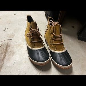 BRAND NEW WITH TAGS Sorel water proof boots